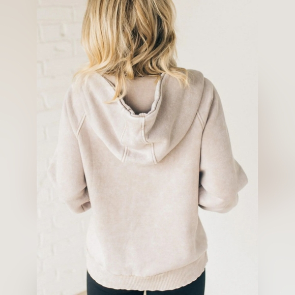 Half Zip Kangaroo Pocket Long Sleeve Hoodie - Picture 2 of 6